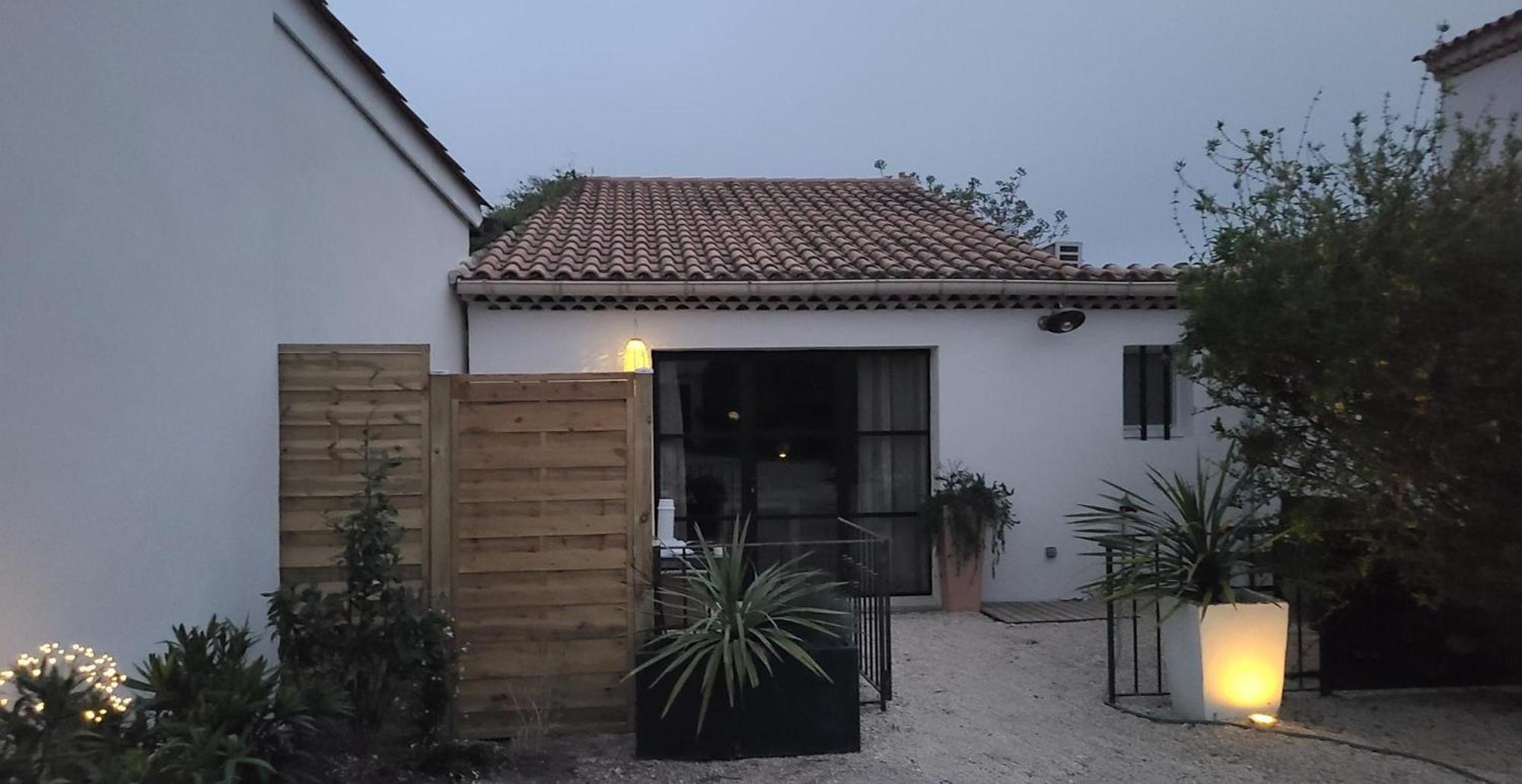 Saskia'S Loft Mazan Exterior photo
